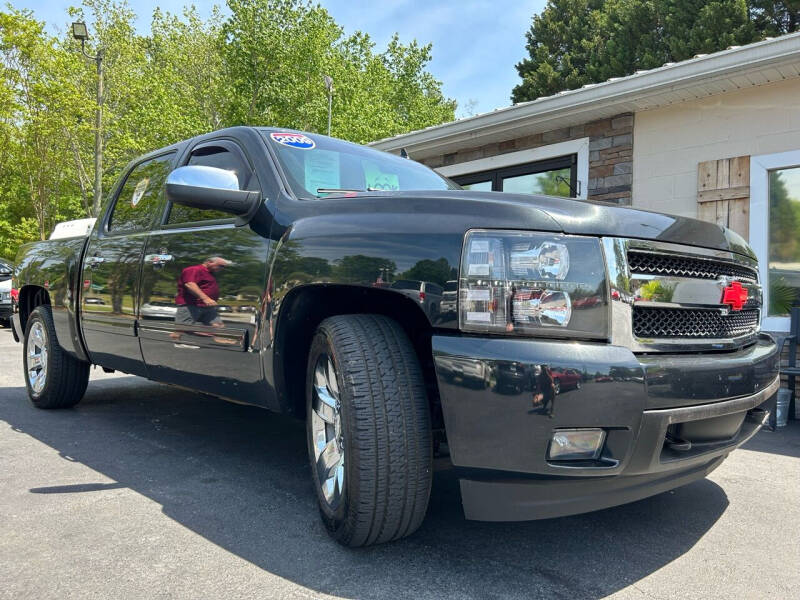 2009 Chevrolet Silverado 1500 for sale at SELECT MOTOR CARS INC in Gainesville GA