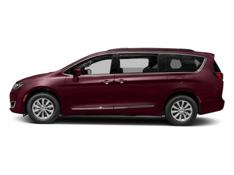 2017 Chrysler Pacifica Touring Plus Photo