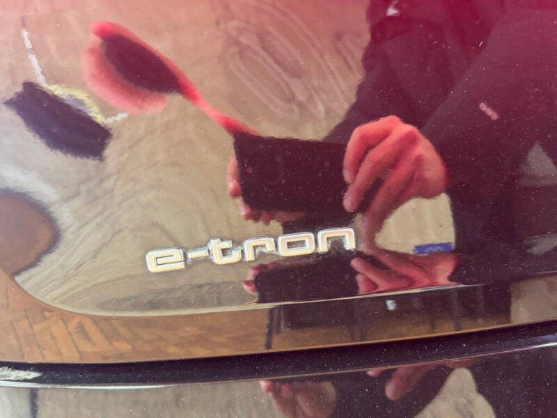 2019 Audi e-tron quattro Prestige