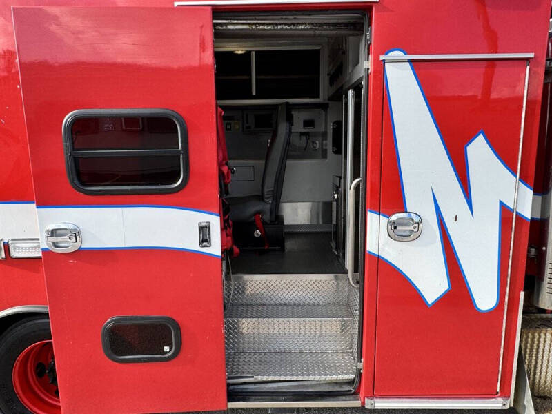 2016 Freightliner M2 106