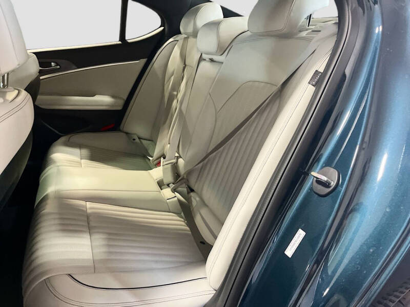2025 Genesis G70