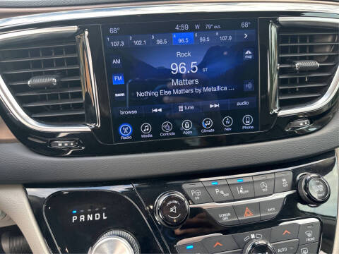 2017 Chrysler Pacifica Touring-L Plus