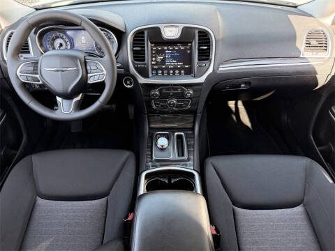 2022 Chrysler 300 Touring