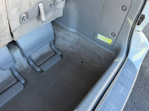 2005 Toyota Sienna LE 7 Passenger