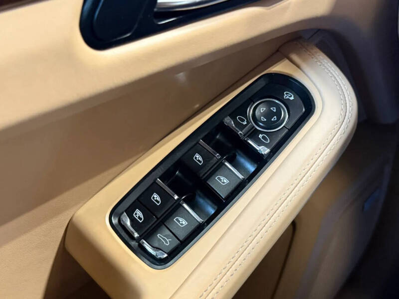 2018 Porsche Macan S