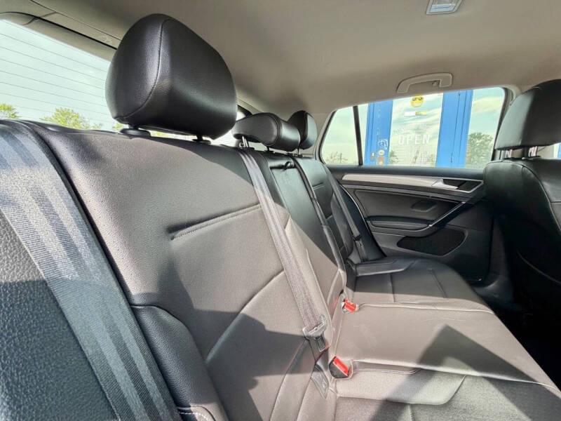 2015 Volkswagen Golf TDI S