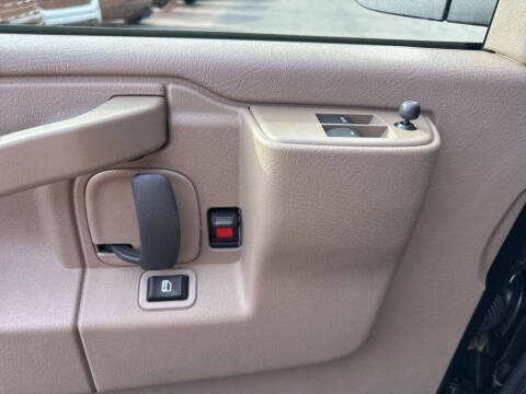 2025 Chevrolet Express 2500