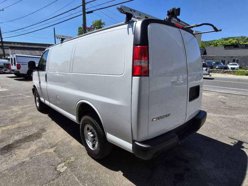 2021 Chevrolet Express 2500