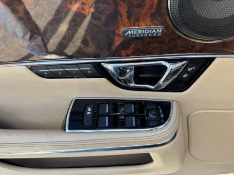 2016 Jaguar XJ R-Sport