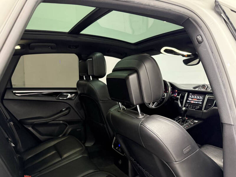 2017 Porsche Macan