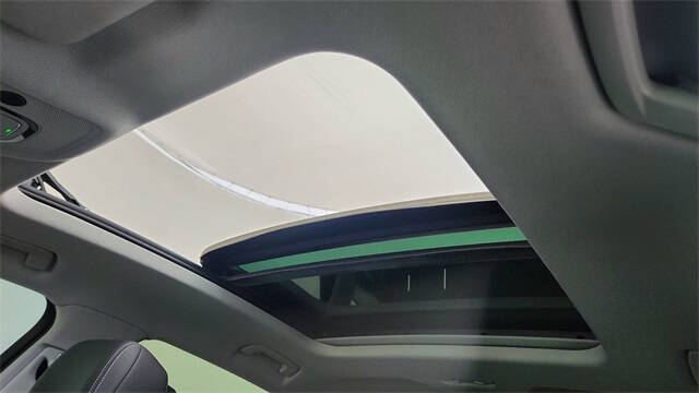 2022 Audi e-tron quattro Premium Plus