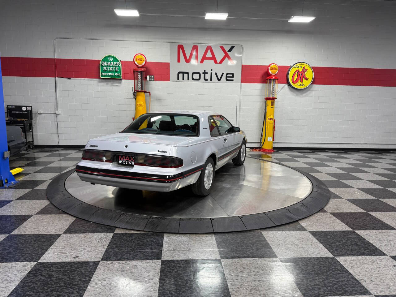 1988 Ford Thunderbird 30
