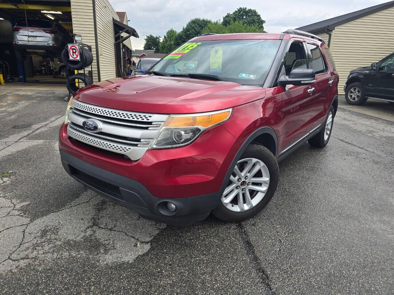 2015 Ford Explorer for sale at QUEENSGATE AUTO SALES in York, PA