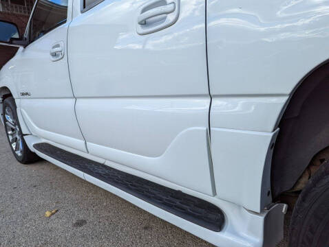 2003 GMC Yukon XL Denali