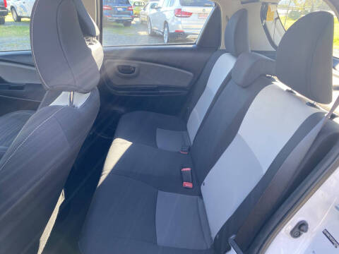 2018 Toyota Yaris 5-Door LE