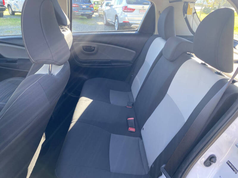 2018 Toyota Yaris 5-Door LE