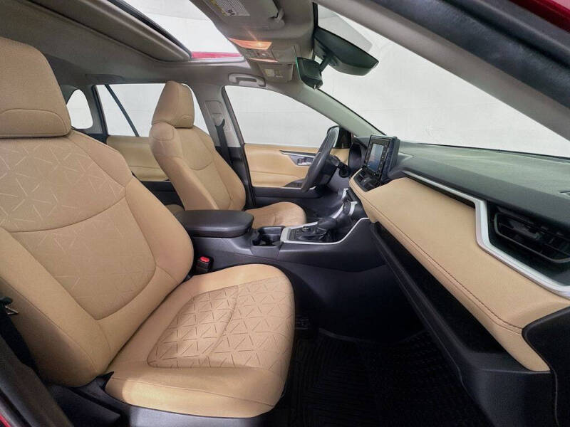 2021 Toyota RAV4 Hybrid XLE