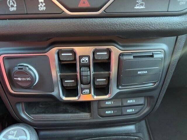 2025 Jeep Gladiator NightHawk