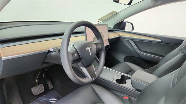 2025 Tesla Model Y Long Range