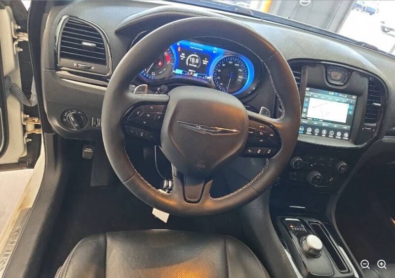 2022 Chrysler 300 S V8