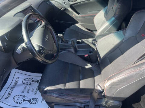 2014 Hyundai Genesis Coupe 2.0T R-Spec