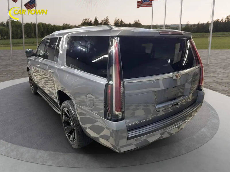 2018 Cadillac Escalade ESV Luxury