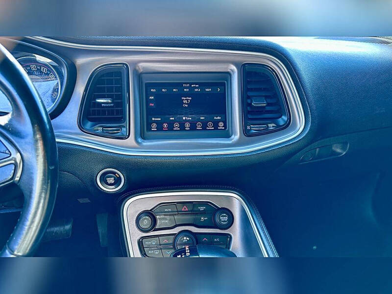 2019 Dodge Challenger SXT