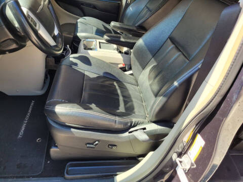 2014 Chrysler Town and Country Touring