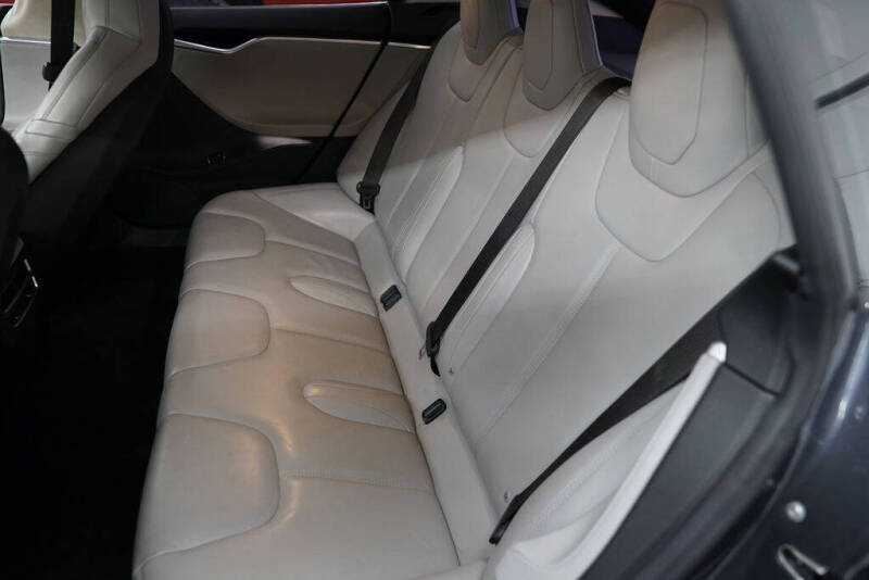 2015 Tesla Model S