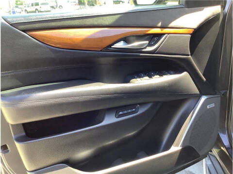 2016 Cadillac Escalade Luxury Collection
