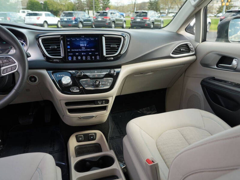 2017 Chrysler Pacifica Hybrid Touring Plus