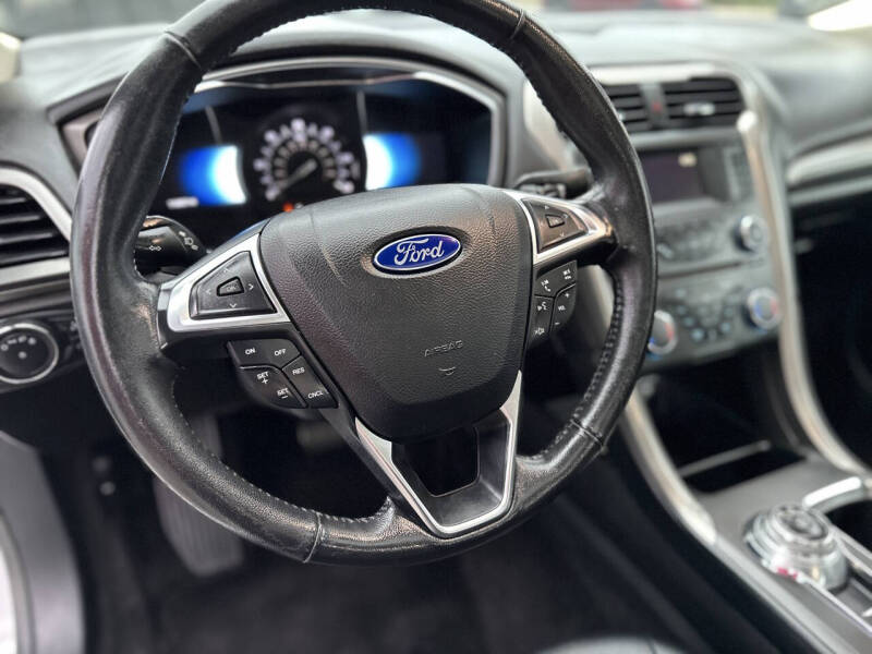 2017 Ford Fusion Hybrid SE