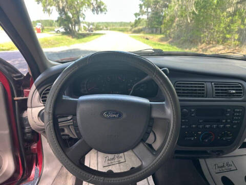 2005 Ford Taurus SE