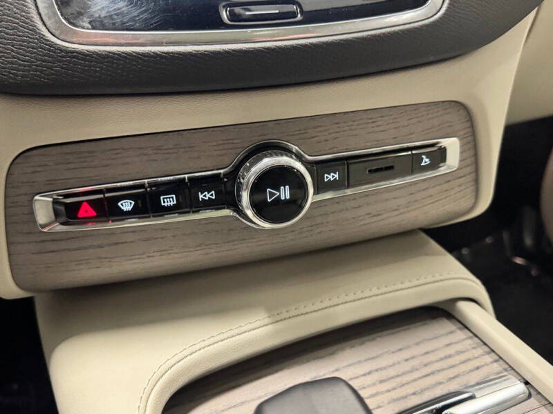 2024 Volvo XC90 B6 Plus Bright Theme 7P