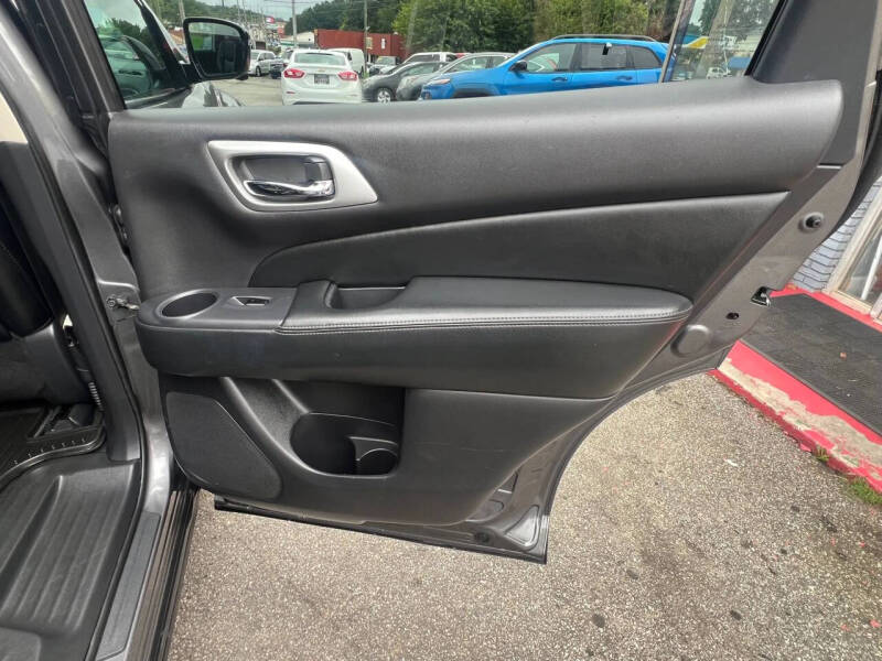 2017 Nissan Pathfinder Platinum