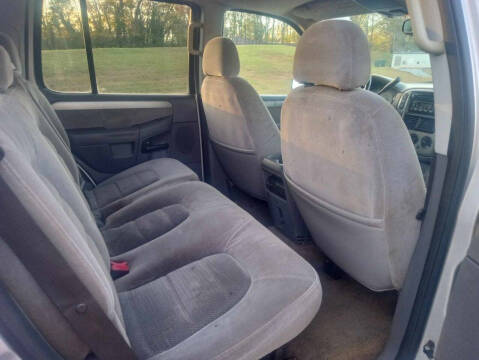 2004 Ford Explorer XLT