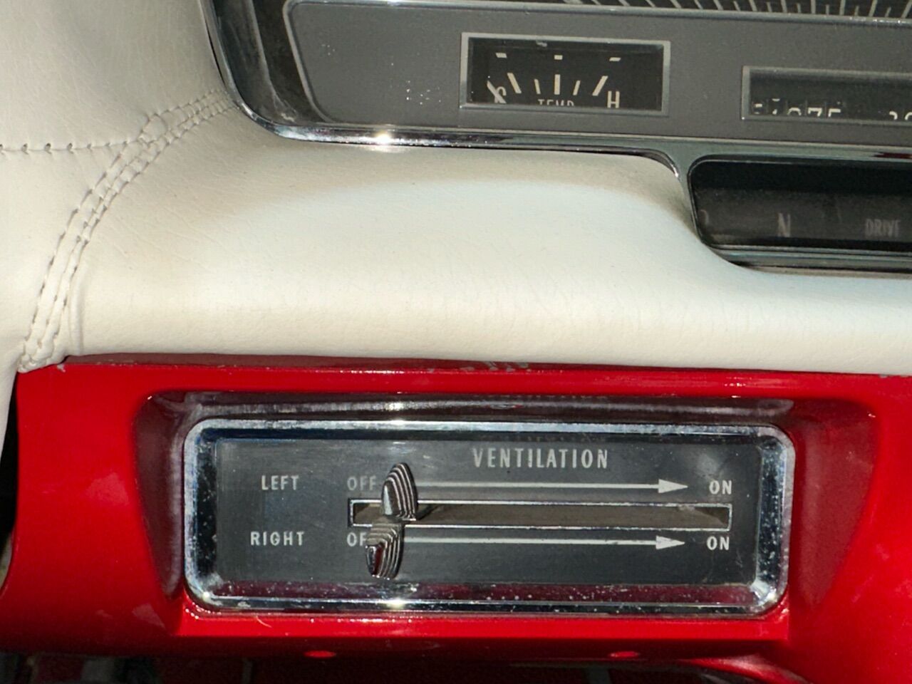 1960 Cadillac Coupe Deville 42