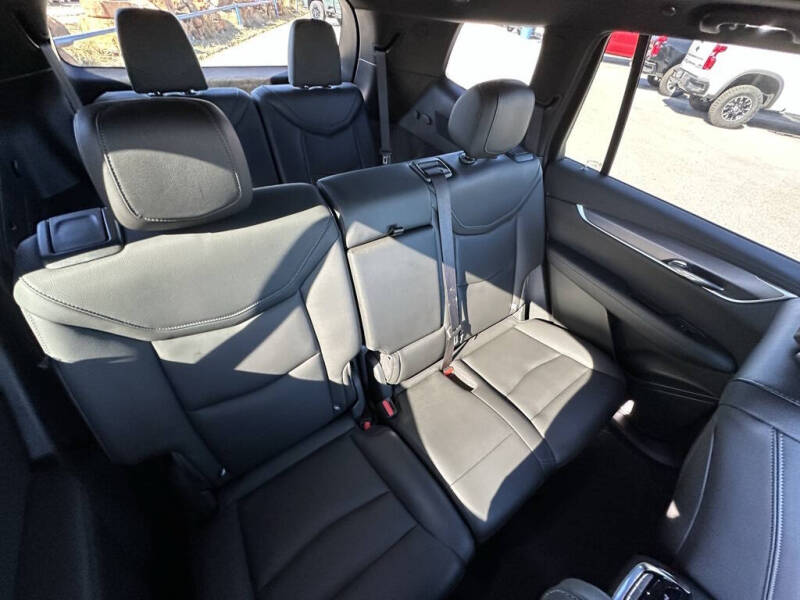 2025 Cadillac XT6 Luxury