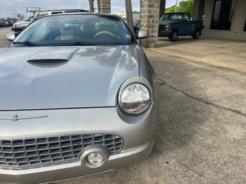 2004 Ford Thunderbird Deluxe