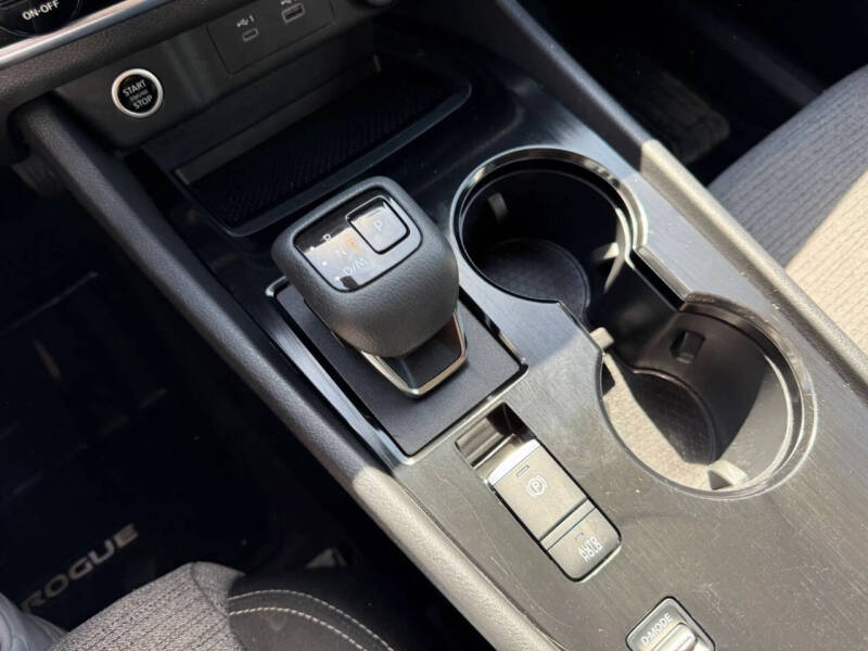 2022 Nissan Rogue SV