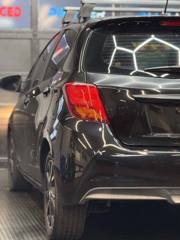 2015 Toyota Yaris 5-Door SE