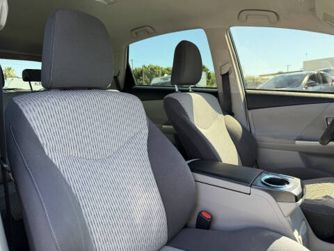 2017 Toyota Prius v Two