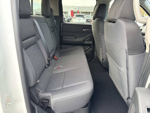 2023 Nissan Frontier SV