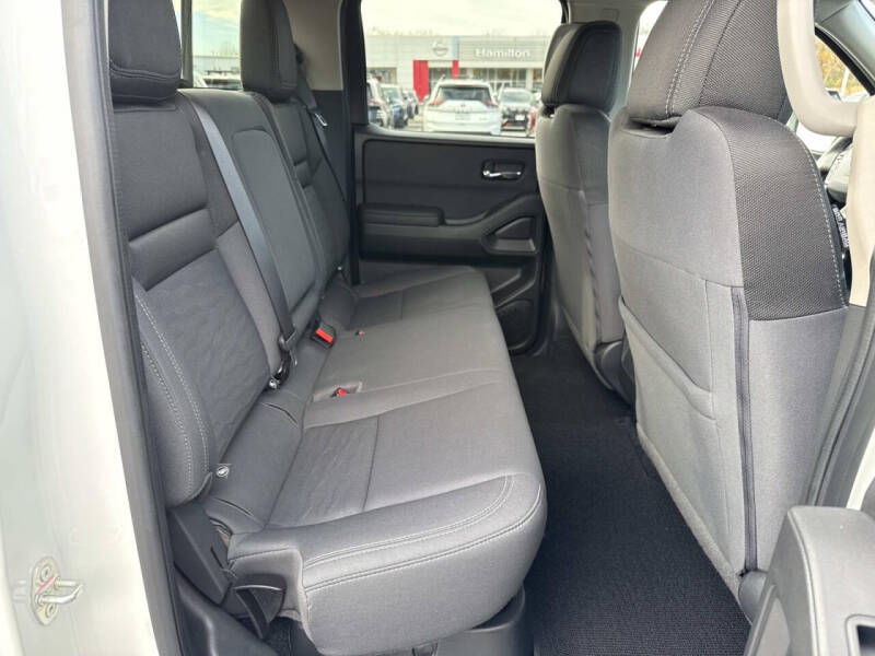 2023 Nissan Frontier SV