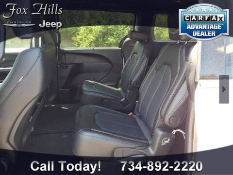 2026 Chrysler Pacifica Select