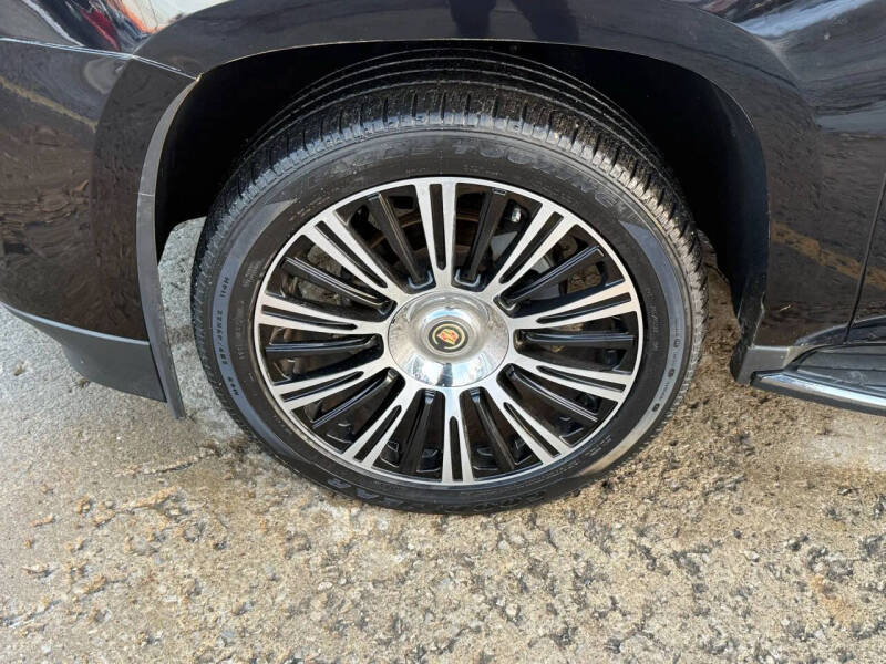 2016 Cadillac Escalade Luxury Collection