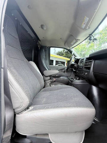 2021 Chevrolet Express 2500
