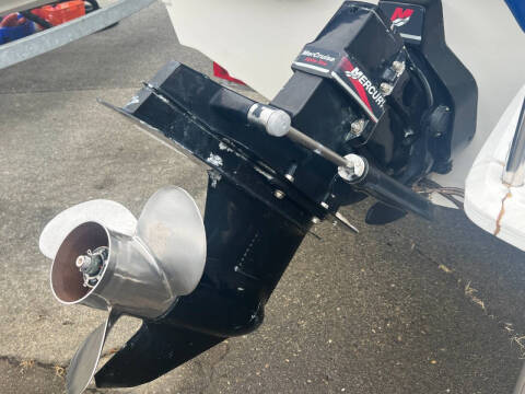 2004 Bayliner 210 CU