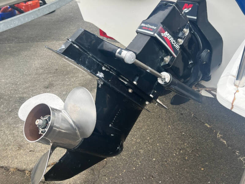 2004 Bayliner 210 CU