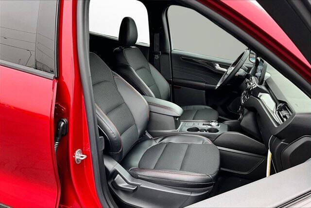 2026 Ford Escape ST-Line Select